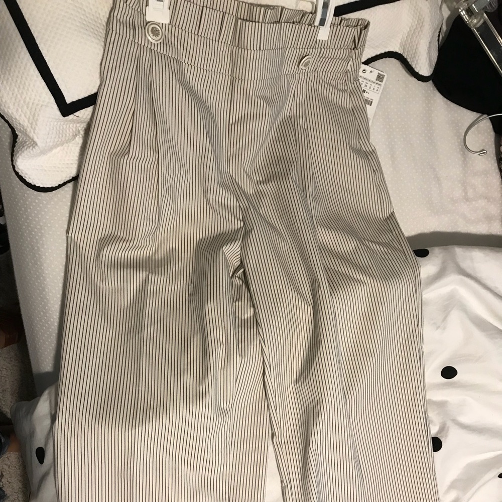 Stripped crop pants with sailor buttons